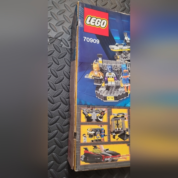 NEW- 2017 Lego Batman Break-in 70909 - Picture 3 of 9